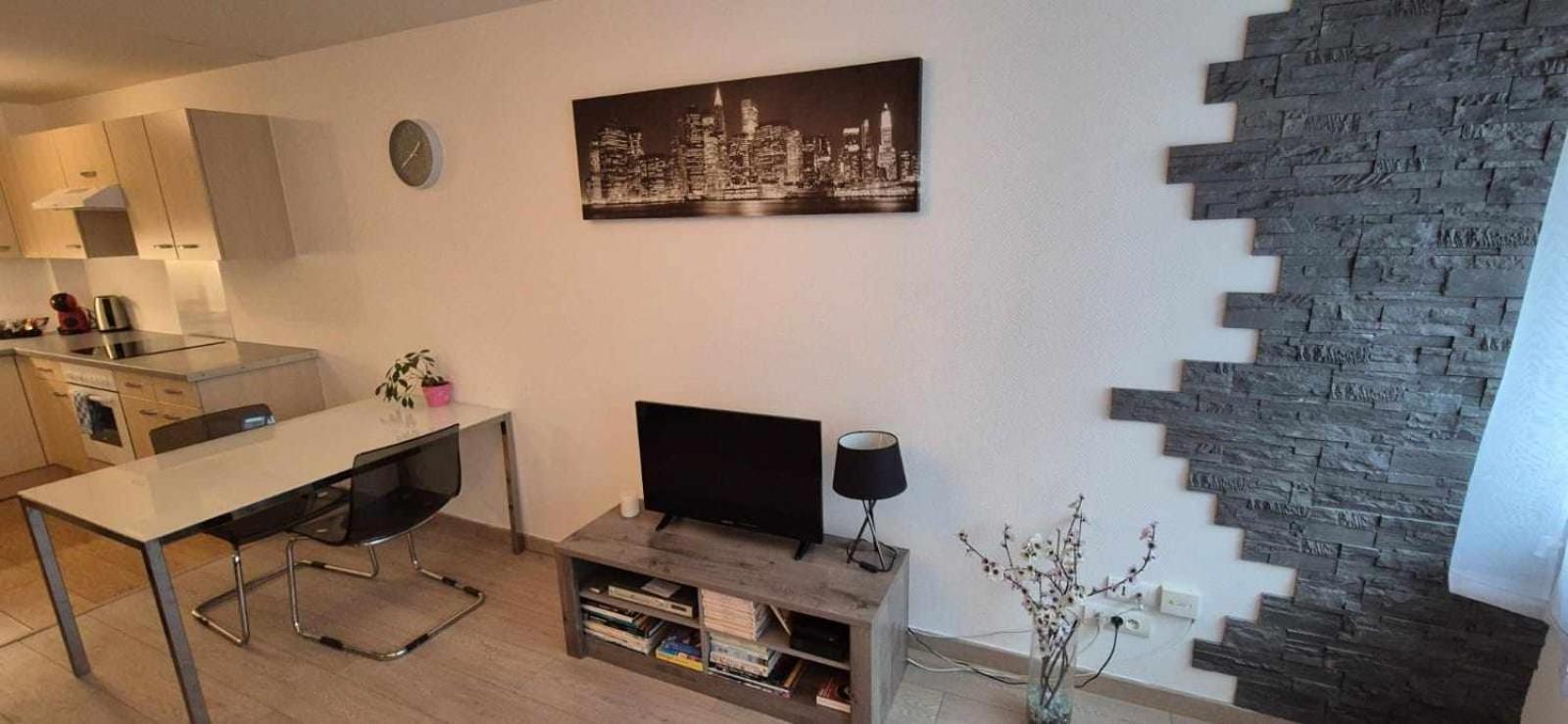 Nouveau !! Appartement Confortable Totalement Renove Avec Parking Gratuit - Hypercentre De Nancy Exterior foto